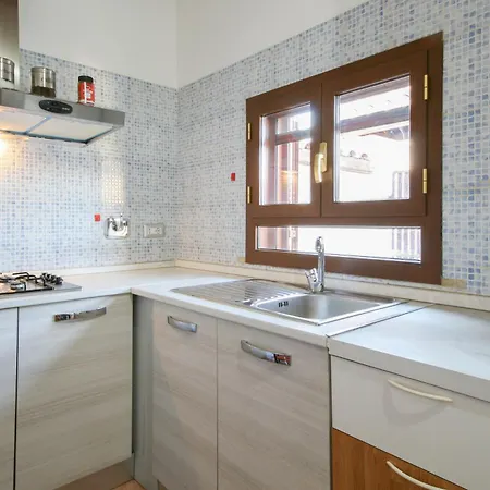 Beachfront - Sea & Food Near Airport Apartmán